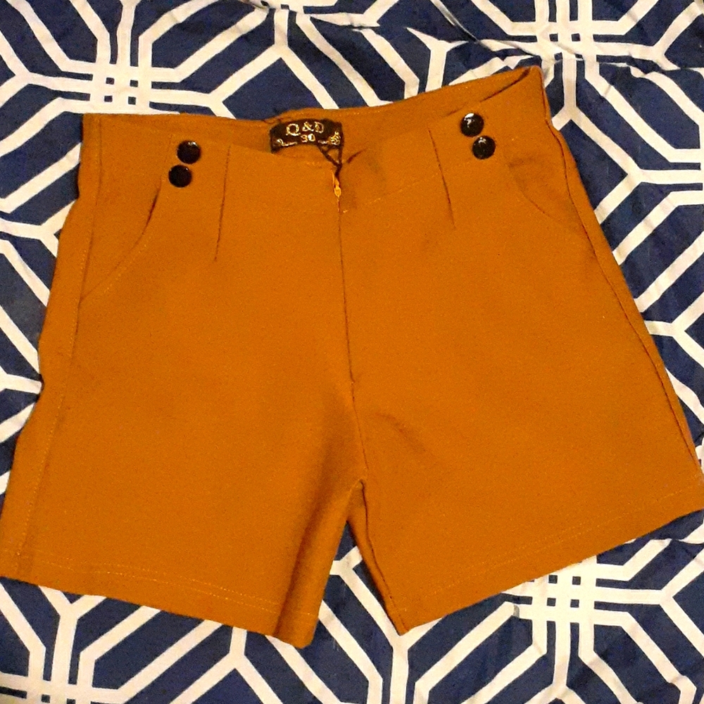 Q and D shorts